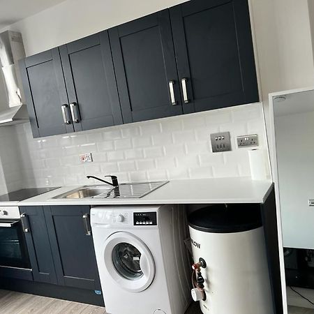 فينتشلي Modern Apartment In London المظهر الخارجي الصورة